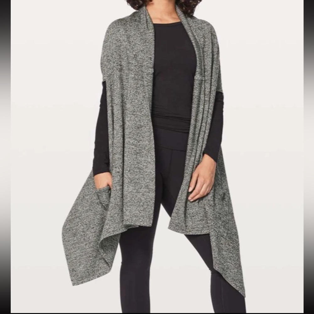 Lululemon Live Freely Wrap 100% Merino Wool Heathered Gray One Size Style W9AUWS